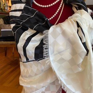 CHARLES JOURDAN Silk Jacquard 52” Huge Shawl/Wrap/Scarf Bk/Wt Abstract Design